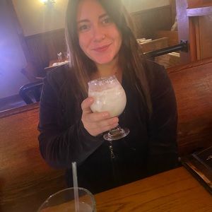 Meet your Posher, Crystal